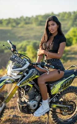 Call Girls in Kalyani Nagar